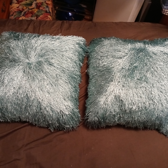 🏖⛵PIER 1 IMPORT TWO FLUFFY PILLOWS 🏝A FANTASTIC VINTAGE GIFT 🎁 - Picture 5 of 13